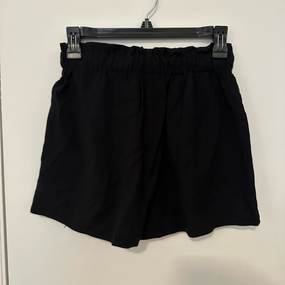 Drawstring shorts - Picture 2 of 2